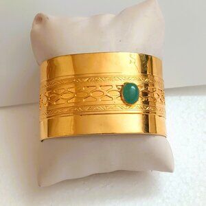Boon Etched Cuff Bracelet Green Nephrite Cabochon Stone Gold Tone Jewelry